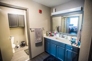 UA Bryant Suite Bathroom