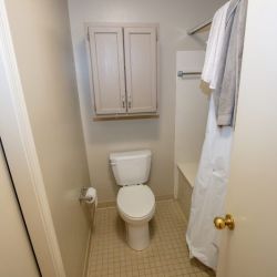 UA Highlands Apartment Bathroom